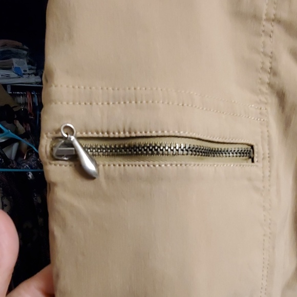 Guess stretchy cargo pants - Picture 3 of 7